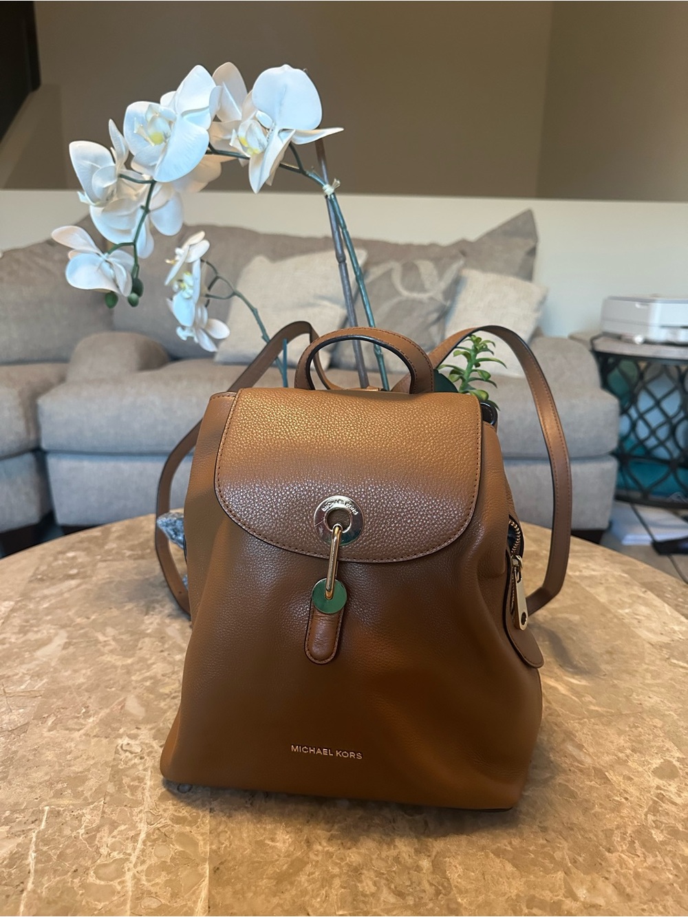 Michael Kors Raven Leather
Acorn/Gold Backpack